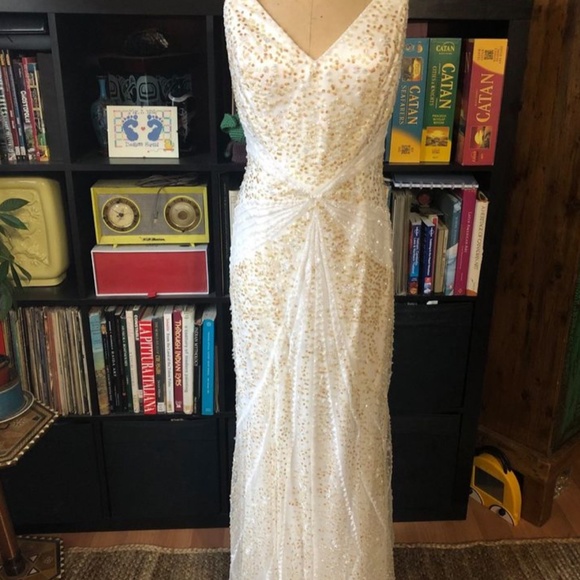 Retro Wedding Dress - Picture 2 of 10